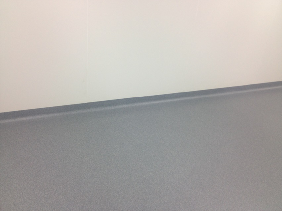 環(huán)氧彩砂地面(制藥廠使用較多) 環(huán)氧彩砂地面(制藥廠使用較多)